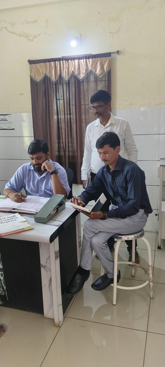 pmjayporbadar07's tweet photo. આજ રોજ PHC Mahiyari, ની EMO શ્રી ડો બામણીયા &amp;DPC Pmjay,DMO, PORBANDAR દ્વારા વિઝીટ કરવામાં આવેલ. આરોગ્ય લક્ષી &amp;PMJAY&amp;ABDM Digital ને લગત જરૂરી સુચન કરવામાં આવ્યું.#Healthpobandar #shagujarat #Abdmgujarat #cdhoporbandar. https://t.co/M7c04iGjjW