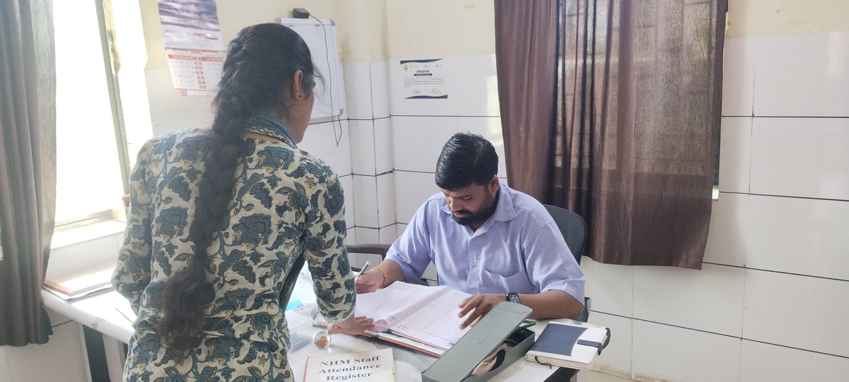 pmjayporbadar07's tweet photo. આજ રોજ PHC Mahiyari, ની EMO શ્રી ડો બામણીયા &amp;DPC Pmjay,DMO, PORBANDAR દ્વારા વિઝીટ કરવામાં આવેલ. આરોગ્ય લક્ષી &amp;PMJAY&amp;ABDM Digital ને લગત જરૂરી સુચન કરવામાં આવ્યું.#Healthpobandar #shagujarat #Abdmgujarat #cdhoporbandar. https://t.co/M7c04iGjjW
