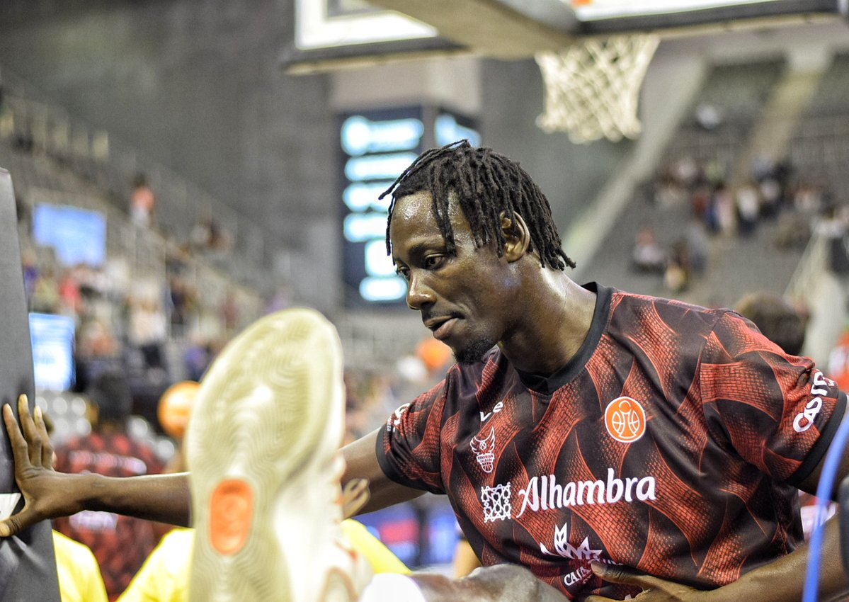Alberto25112288's tweet photo. 🚑Abdou Thiam tiene una rotura proximal del tendón conjunto del bíceps femoral y semitendinoso de su pierna izquierda. Su periodo de baja será de 6 a 8 meses por lo que se pierde la temporada. Ánimo @aba_davis https://t.co/KRQJ9mjqLi