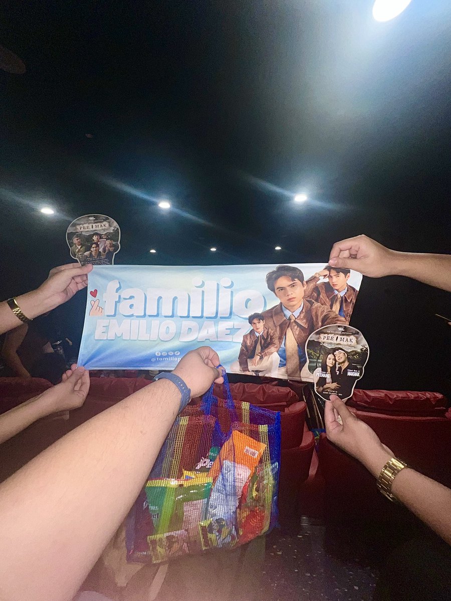 familioph's tweet photo. Hindi na makalaya… sa takot, tawa, at kilig na hatid ng #PeeMakPH

This adaptation stays true to the original film while adding a Filipino touch that makes it more relatable to our culture and sense of humor.

Kudos to @itswilbertross, @beabinene and Direk @exgangleader and to the whole Pee-Mak team for bringing us a film that’s truly worth watching!

Lastly, a big thank you to @wilbea_ofc and @wilbea_vt for inviting us to their block screening. We truly appreciate the experience! 🫶🏻

#EmilioDaez | #WilBea