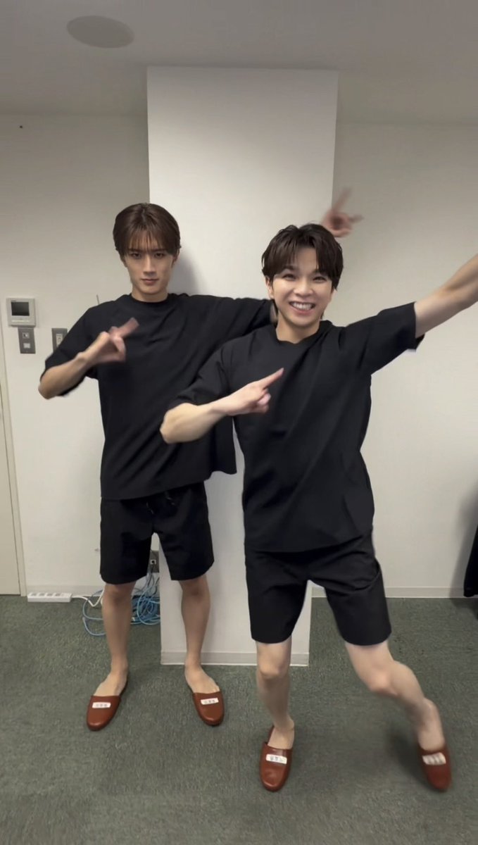 no1_jyu's tweet photo. 全部お揃いなのレベル高すぎるｗｗｗｗｗｗｗｗｗｗｗｗｗｗｗｗｗｗ
https://t.co/eM0OT6RWtx https://t.co/C30PEovuGU