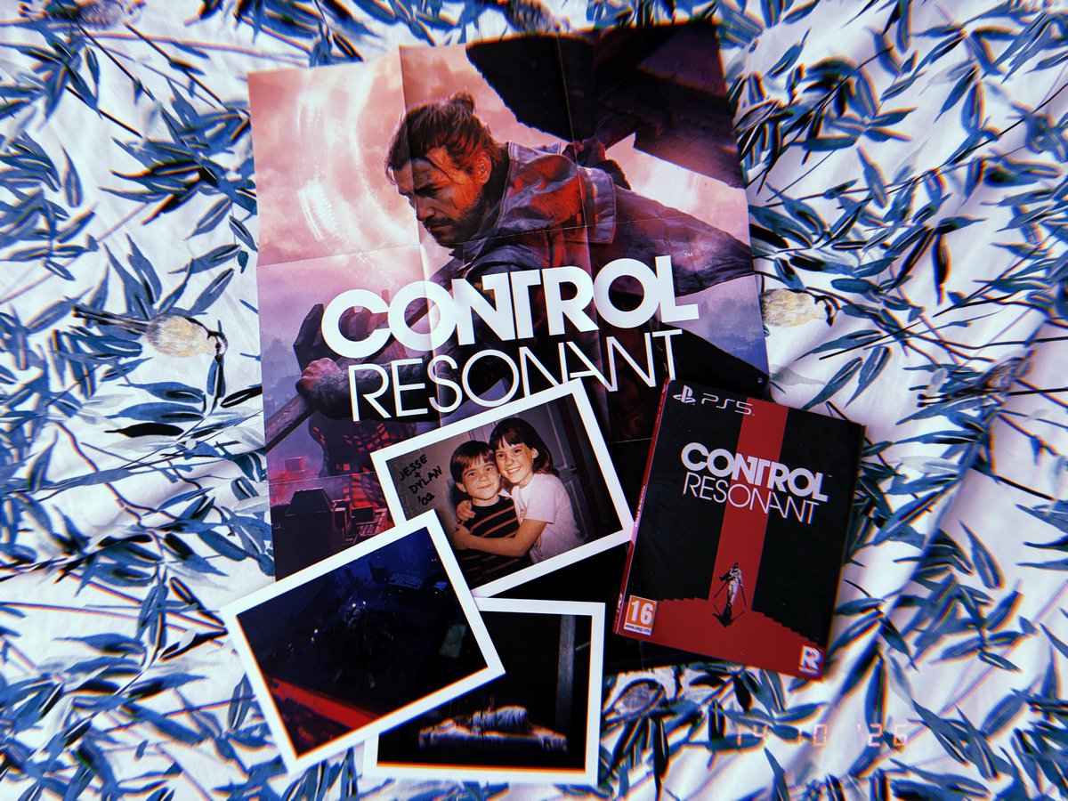 sophiemjourno's tweet photo. long live physical media https://t.co/daQaLEGbwt