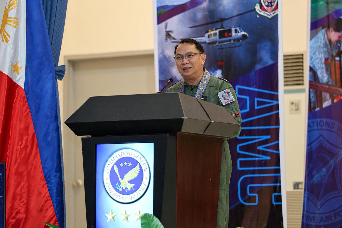 PhilAirForce's tweet photo. PAF NEWS | AIR MOBILITY COMMAND MARKS TRANSITION OF LEADERSHIP

See full article 👇🏻 
https://t.co/mDew9ZC59M https://t.co/MONBkT4bWu