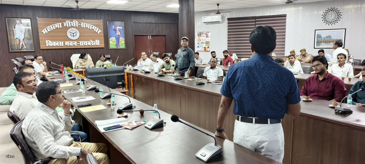 dmraebareli's tweet photo. नगर पंचायत सलोन के रिक्त पद पर उप निर्वाचन की मतगणना को निष्पक्ष, पारदर्शी एवं सकुशल सम्पन्न कराने हेतु विकास भवन में आयोजित प्रशिक्षण में कार्मिकों को मतगणना संबंधी दायित्वों एवं तैयारियों के संबंध में आवश्यक दिशा-निर्देश दिए गये।
@SECUttarPradesh https://t.co/TWVFhYcHGk