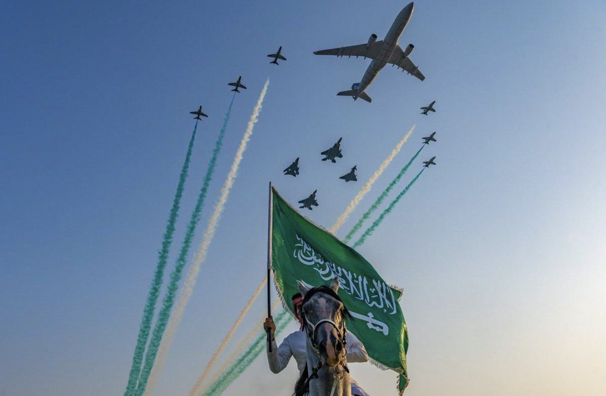 Diva_Dareen's tweet photo. اللهم اجعل هذا الوطن آمنًا مستقرًا، وارزقه من واسع فضلك، وأدم على أهله نعمة الوحدة والمحبة والطمأنينة، ولا ترينا فيه بأسًا يبكينا، ولا مكروهًا يؤلمنا.
اللهم إنّا نستودعك وطننا وقيادتنا وشعبنا، فاحفظهم بحفظك، وأحطهم بعنايتك، واجعل راية المملكة دائمًا عاليةً بالعز والتوحيد. 🇸🇦🤍💚 https://t.co/qZ9e0aVv1V