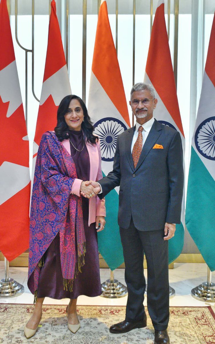 geo_mayank's tweet photo. Just Now 🇮🇳🇨🇦

EAM Dr S Jaishankar and Canada Foreign Minister Anita Anand hold talks in New Delhi. https://t.co/Hnz9LSXX93