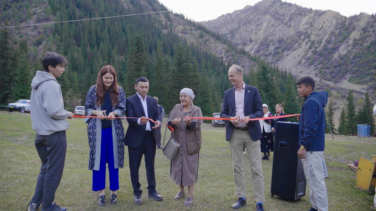 undpkg's tweet photo. Min-Kush is creating new opportunities through local initiatives and youth engagement. With UNDP, OSCE and EU support, residents are building a more sustainable future.
Read more:
https://t.co/98eu231tf4 https://t.co/k4hM4hJ62W