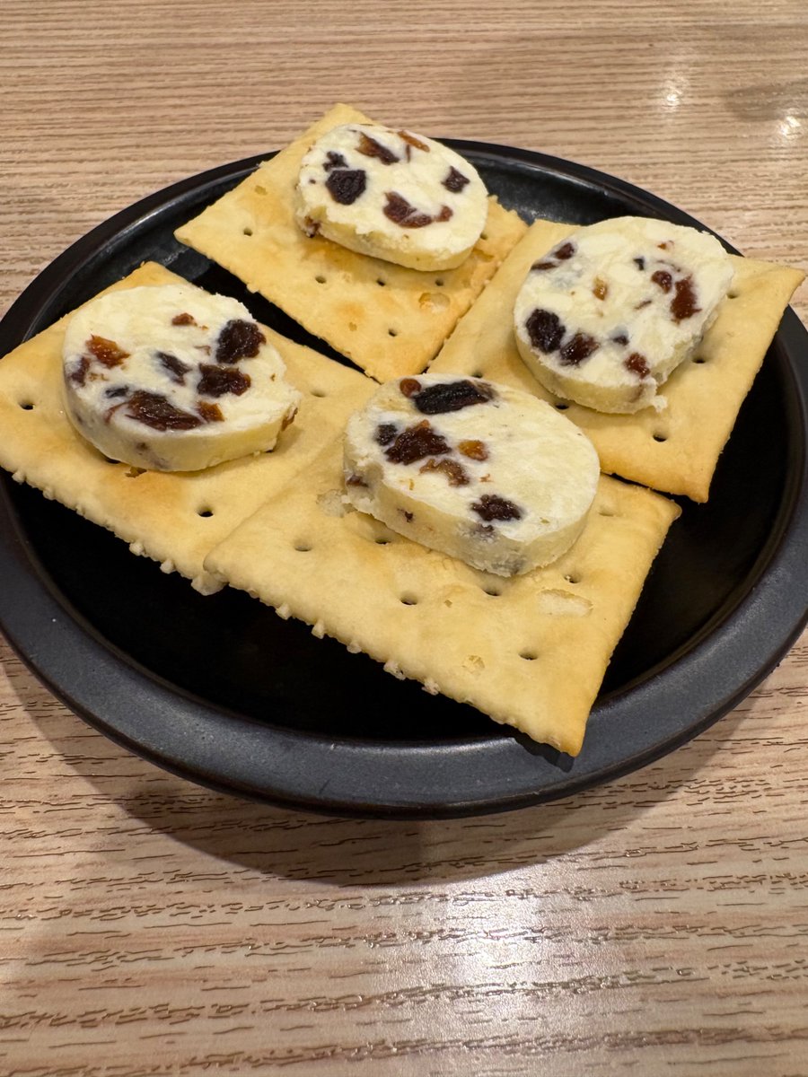 h__xyz's tweet photo. 横浜野毛 ほていちゃん🍺

新メニューに辿り着けた今日…
やっぱワクワク楽しい👍

レーズンバターが特に好き😋

#ほていちゃん
#新メニュー
#横浜野毛 https://t.co/j2SRxC39Jh
