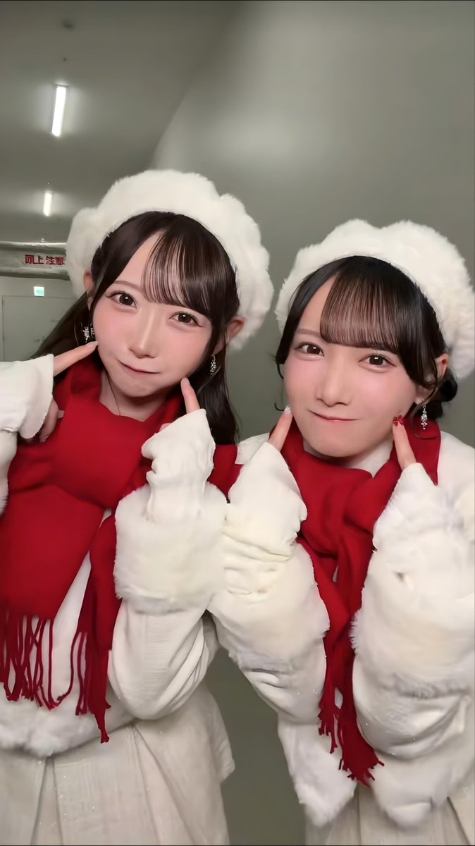 Hisayaoshi's tweet photo. 冬が待ち遠しい⛄️今年もひぃさやちゃんではんぶんこクリスマス踊って欲しいな👀

この先も今、誓おう
2人は一生

もうすぐで
君とのクリスマス
ハート真っ赤 耳は冷たくって
ねぇ 白いニット
ギュって握る君を

独り占めさせてね
ケーキはんぶんこ
幸せは多めにあげたい

だって君は大切な人だよ
だってだって愛しているんだから🤍🩷
