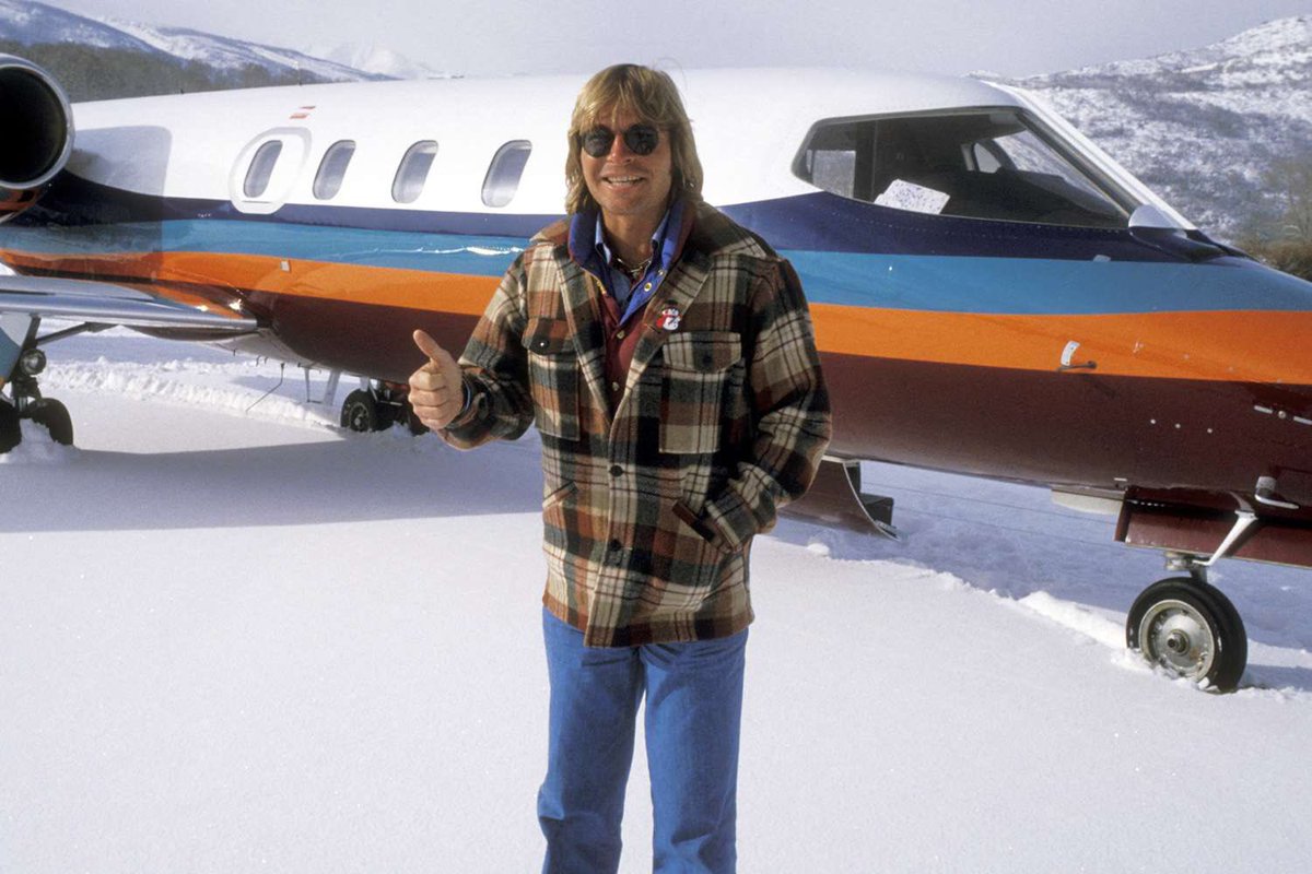 historyrock_'s tweet photo. The plane crash that killed John Denver.

On October 12, 1997, John Denver took off from the airport in Monterey, California, piloting an experimental Long-EZ he had just purchased and in which he had logged only a couple of hours of flight time. 

He was a pilot with nearly 2,750 hours of experience, but that aircraft had a critical modification, the fuel selector, which was supposed to be between the pilot’s legs, had been relocated behind his left shoulder, with no markings to indicate the positions.

Minutes after takeoff, the engine began to sputter due to a lack of fuel. To switch tanks, Denver had to release the controls and turn his body almost completely backward, in a maneuver that the subsequent investigation deemed virtually impossible to perform in mid-flight.

The plane lost control near Pacific Grove, pitched up, veered sharply, and crashed into the Pacific Ocean. Denver died instantly at the age of 53, bringing to a close the life of the man behind some of the most iconic songs in country music history.