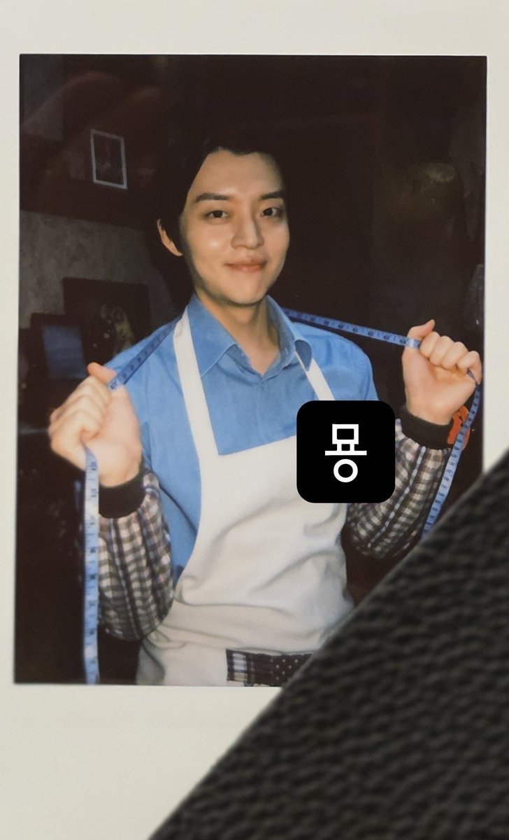myong_404's tweet photo. 내가 좋아하는 파란셔츠에 앞치마 ㅠㅠ 😭 https://t.co/6G5s7O6NnZ