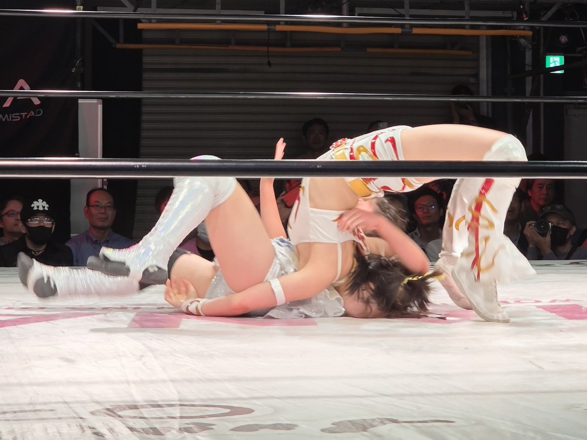 furusawa_m's tweet photo. 1．✕ＮＥＮＥ（6分36秒　フィッシャーマンズスープレックス・ホールド）◯シャンシャン

 #prowrestling https://t.co/odfj0X21Pi