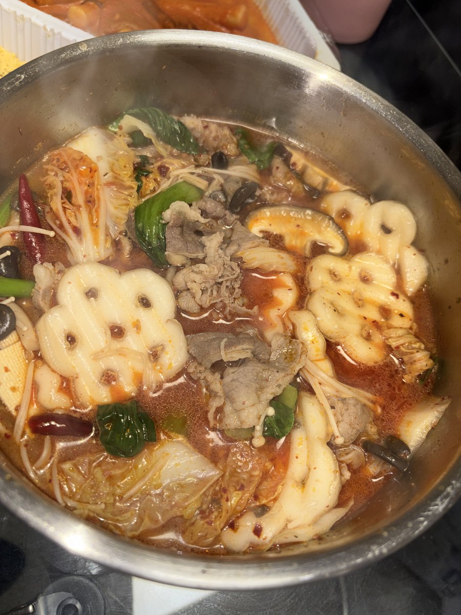 imjinsimgirl's tweet photo. 쿠유미담 집에서 마라탕 끓여줌 푸파합니다🤤 https://t.co/09K2PweQF1