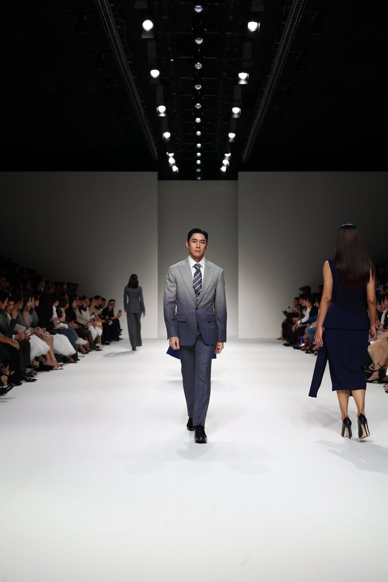 Siam_Paragon's tweet photo. คุณรชตะแบบสมฐานะ

POEM presented by MERZ AESTHETICS

Siam Paragon Bangkok International Fashion Week 2026 at Grand Runway, Parc Paragon, Siam Paragon

#SiamParagonBIFW2026 #BIFW2026 #POEM20thAnniversary #MERZAESTHETICS #BIFW2026 #JamRachata #แจมรชตะ https://t.co/tV7pnVx4WH