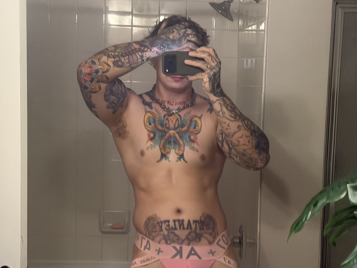 notshadely's tweet photo. Goodnight 💜 https://t.co/jnwfXUmmpZ