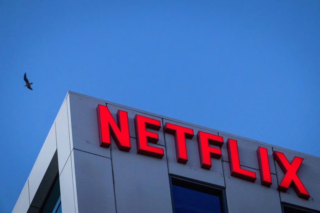 StockMKTNewz's tweet photo. Netflix $NFLX is laying off ~6% of its workforce impacting ~1,000 positions globally - WSJ https://t.co/B6TyIVI7WO