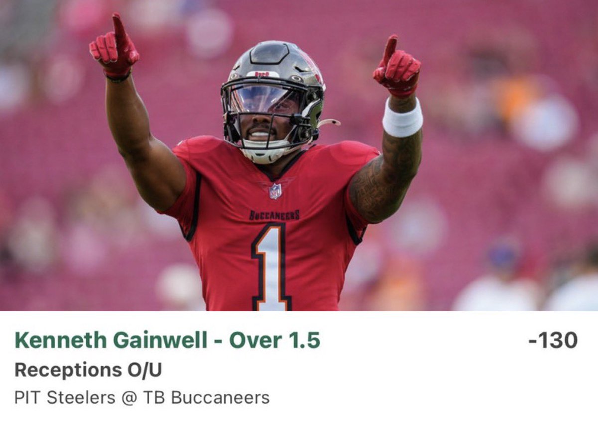 carmslocks's tweet photo. NFL Week 6 Player Prop #3

🏈 K. Gainwell o1.5 REC (-130 Bet365)

📈 NFL Record: 21-13 +5.68 units

- Gainwell is the solidified 3rd down back for Tampa and has been the definition of consistency. He has 2+ receptions in 20/22 games since last year including all 12 at home. And while the percentage of snaps where he runs the ball has been sliced down to 12.7%, he is still targeted on 11.9% with an ELITE 0.26 targets per route run. He has 23-32 snaps in every game this year, as well as 11-13 routes ran every time, and he's over this line in 23 of the L24 times he's ran at least 11 routes.

- Now he's facing the team he broke out with last year as Pittsburgh have allowed the 8th-most RB receptions on the 6th-most targets. Teams are averaging 6.6 targets per game to their RB's against Pittsburgh and Gainwell is splitting targets 50/50 with Bucky, so I'd expect at least 3 targets. And maybe most importantly, he has 6 targets in Jalon Daniels' two starts to Bucky's three, good for a 11.5% target share. Add that Pittsburgh are favorites which favors a more pass-heavy approach for Tampa, so I think two catches is a joke of a line at this price.