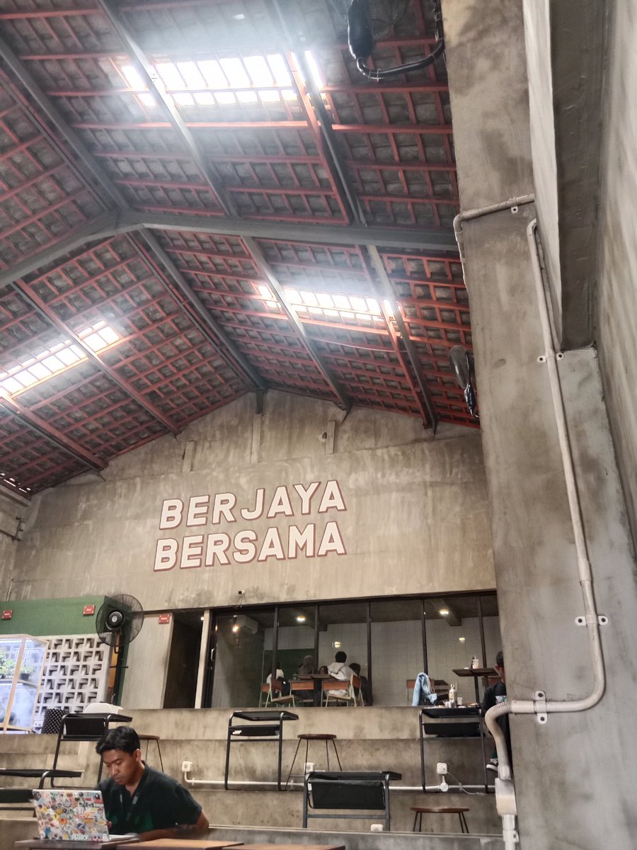 curvigrl's tweet photo. Kopi favorit ku kalau di malang wajib beli ini💖 https://t.co/5v6DUspq5r