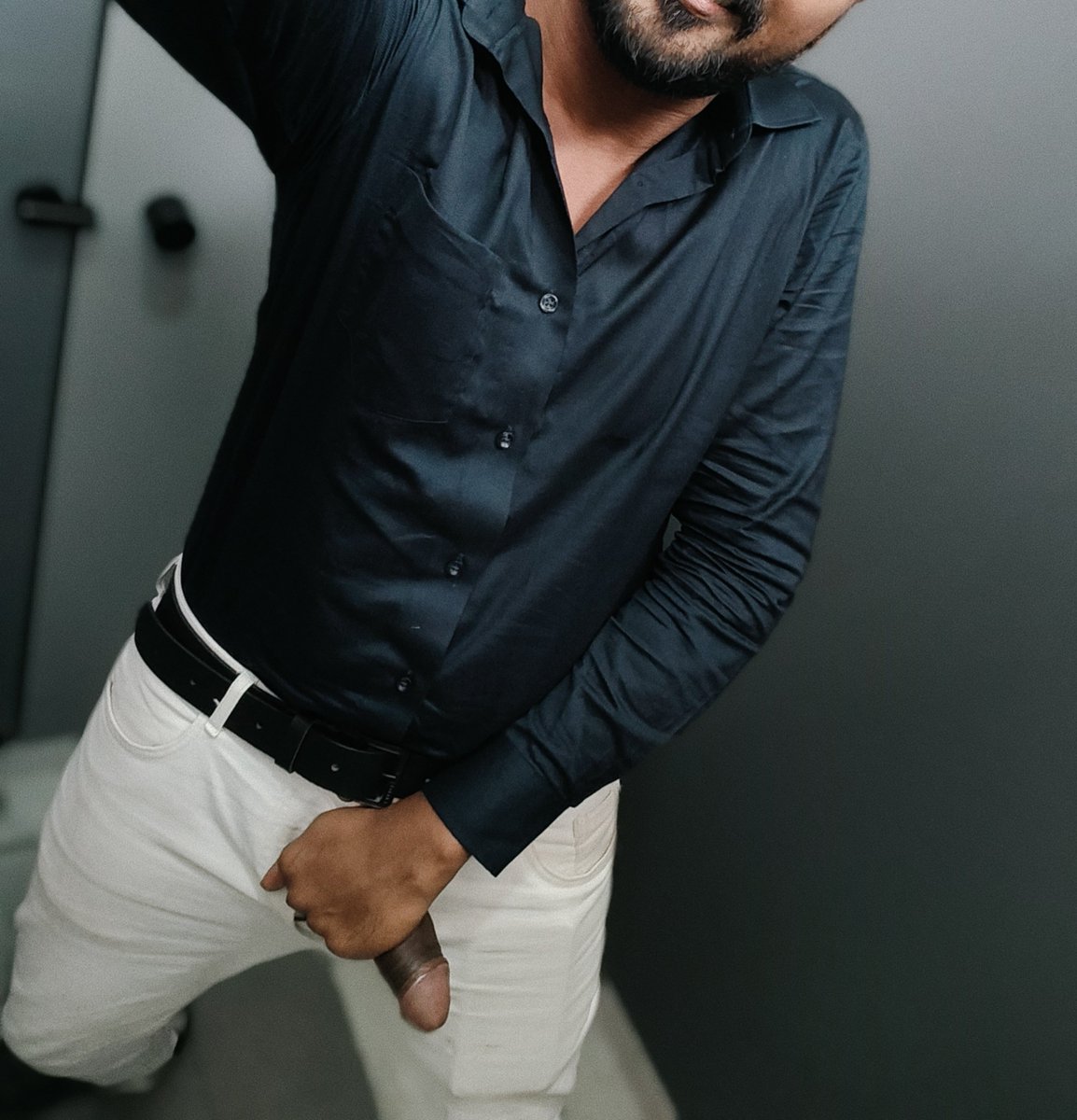 GowdaCoimbatore's tweet photo. Wathaa semma mood office la... Othu oru vaaram achu, atha Sunni thikiruchu.. madi potu umba yaru vara.... https://t.co/Rikfgvqrjo