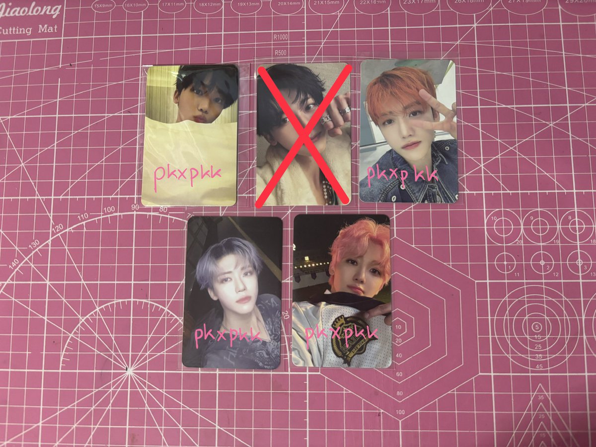 frompinkytopk's tweet photo. ไม่พร้อมส่ง / ส่งของต้นเดือน11 / wts 🤍
(อ่านให้ครบก่อนทัก dm นะคะ)

แจมิน — both sides shopee
            — dreamscape ver.
            — beat it up
            — istj QR ver.

เฉินเล่อ — beat it up digipack
               — dream()scape icanfeelanything ver.
               — istj smini

จีซอง — dream()scape smoothie ver.

เจโน่ — dreamscape vertical flip ver.

เหรินจวิ้น อินจุน — go back to the future digipack, I am future

แฮชาน — beat it up driver’s license
              — dreamscape construct ver.

🤍 ใบละ 90 บาท รวมส่ง
🤍 ใบต่อไป ลดใบละ20บาท

🤍 ไม่สะดวกถ่ายเพิ่มเติม ไม่มีตำหนิ ซีเรียสผ่านได้เลยค่า
🤍 ส่งของต้นเดือน11 สามารถจองก่อนแล้วค่อยโอนเงิน 1-2/11 ได้ ขอแค่ไม่เทกันก็พอค่า

🤍 dm แอคนี้ หรือ @pkxpkk ได้เลย เจ้าของแอคคนเดียวกันค่า

#ตลาดนัดnct #ตลาดนัดnctdream #ตลาดนัดอซท ; Jaemin Chenle Jisung Jeno Renjun Haechan