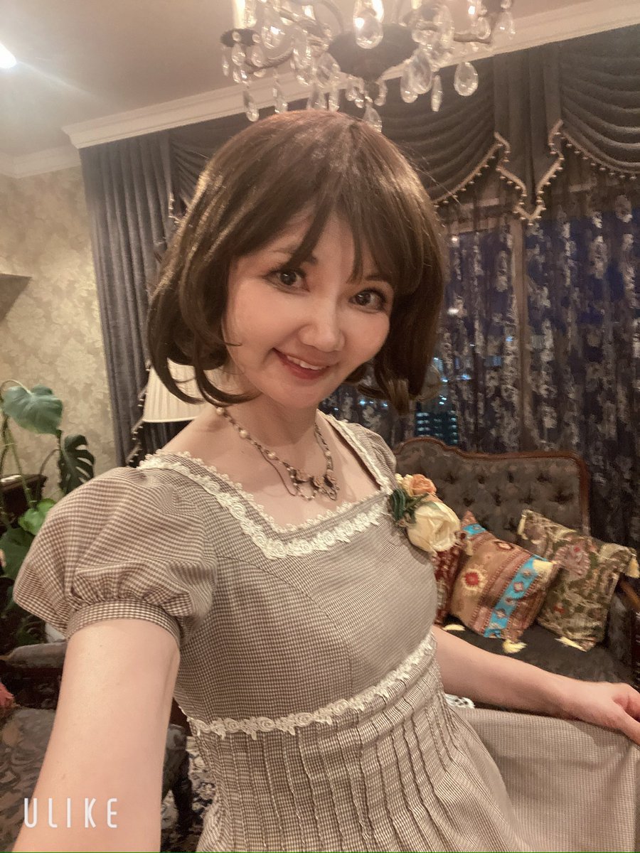 sachimiriho's tweet photo. 私じゃ参考にならんと思いますが好きな服着て生きてる中高年です🥰
歳とるほどに着たい服増えて楽しいし、何を着ても文句言う人はいるけど、年齢を気にしても「年相応の格好してて偉い」なんて褒めてくれる人いないから、好きな格好してて良いと思いますわ💕 https://t.co/xQcTsEIZaD
