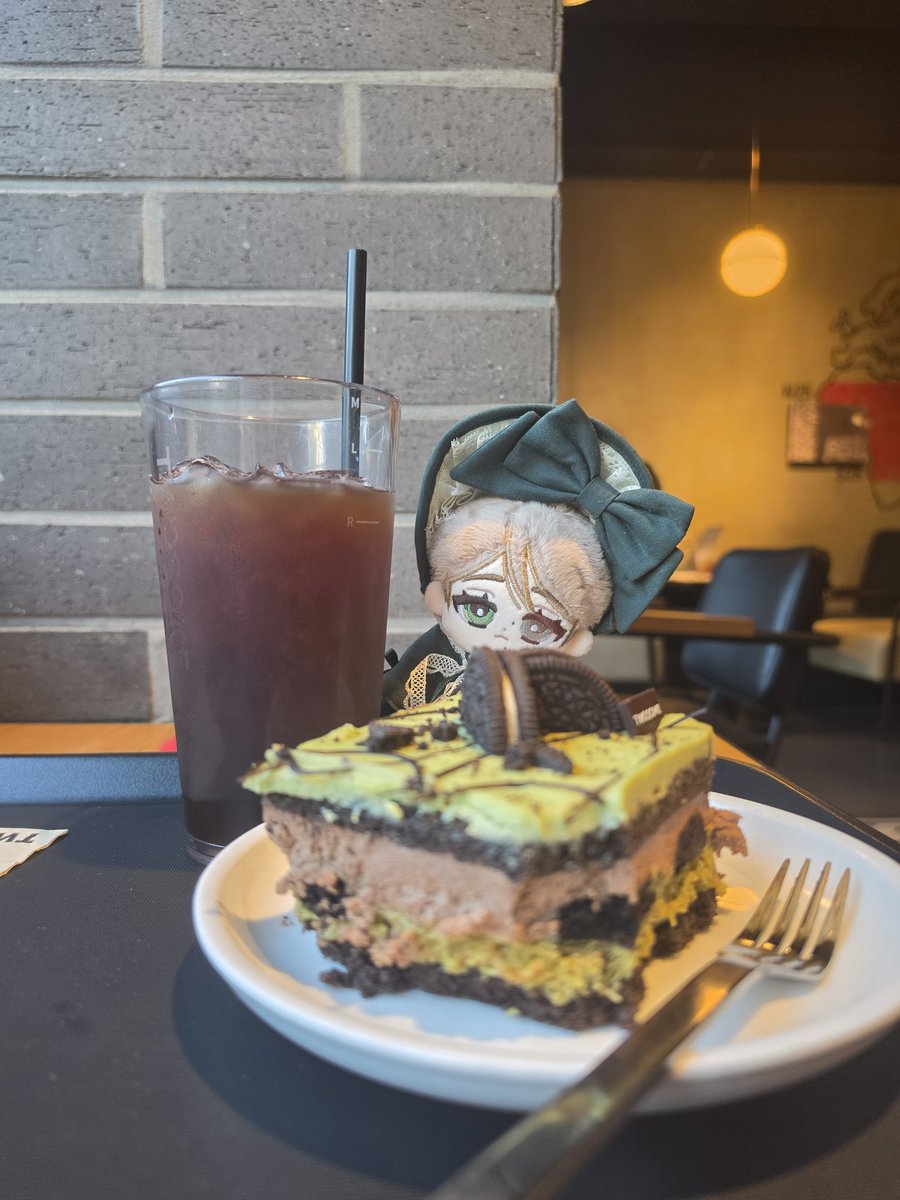 HELL0_SEJA_'s tweet photo. 빼꼼 https://t.co/8BTR1nrWsr