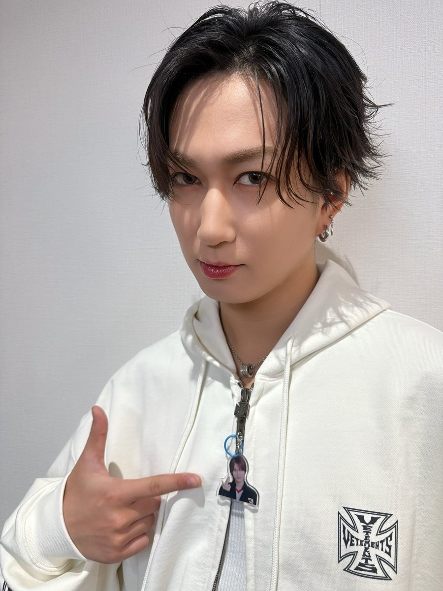 hayate_i_1012's tweet photo. 生誕グッズ「歴代はやてコレクション~どこにつけてくれるんだい？~」

楽しみ方はおのおののスタイルで✨

🔗https://t.co/nTJv1ujfsd

〆切は10/18(日)23:59まで！ https://t.co/AaoU0FJXXn
