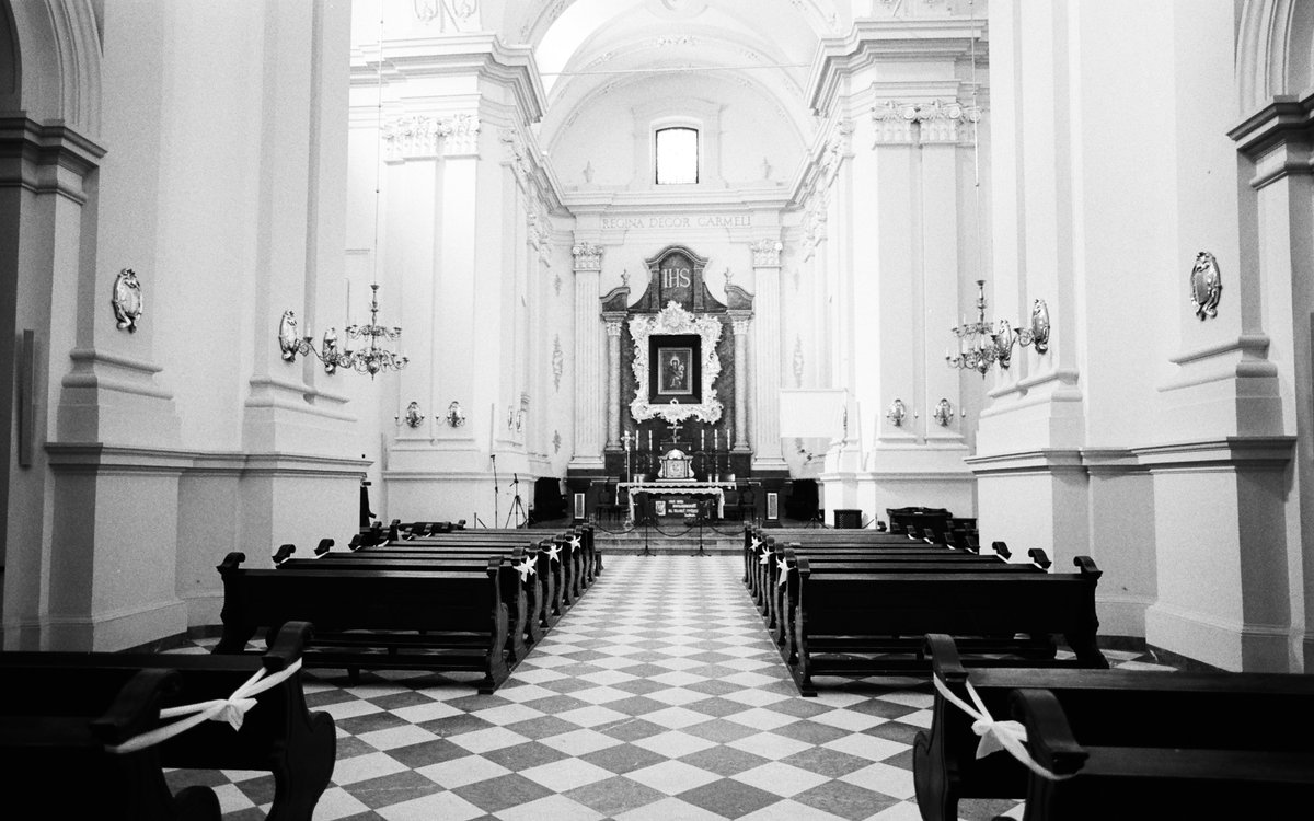 BigGunsPhoto's tweet photo. A strong research photograph doesn’t just show more. It makes you see differently what was already in front of you.
The Berdychiv Carmelite Monastery. https://t.co/RJovHqr7lu