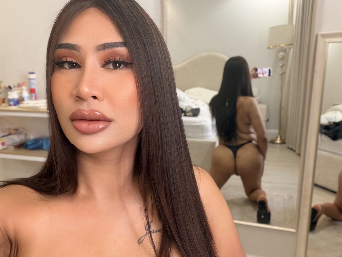 Tsjera's tweet photo. #LADYBOY #LADYBOYTOP #arabladyboy #ladyboy_riyadh  
https://t.co/yFLWt8KgHI 
Play with my naughty VDO https://t.co/mGUsr7mHuV