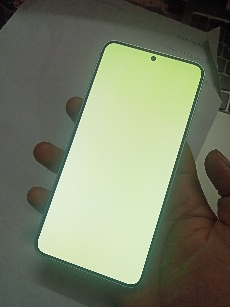 MrRoshh's tweet photo. @TechnicalGuruji After paying 80000 on a device which just 1.6 years old , why the Samsung scamming people around even they don't take responsibility to repair without any external damage or liquid damage without any crack dent or anything how a customer responsible #BoloGuruji #TGFamily https://t.co/gbN4nQFgiA