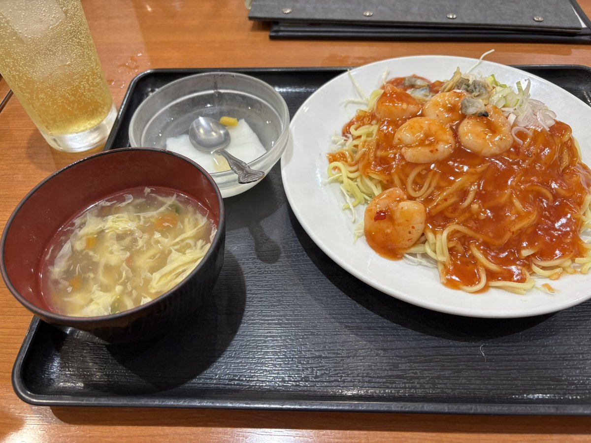 mdk_7_'s tweet photo. 麺定食では思ったより腹が満たされず、プラス200円の半チャーハンつければ良かった！！と思いながらの帰路 https://t.co/V8KFd2Jg5D