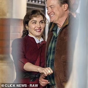 kiana_weisz's tweet photo. FIRST LOOK AT BRENDAN FRASER AND RACHEL WEISZ ON SET FOR THE MUMMY 4!! https://t.co/oN6ve6bTCK