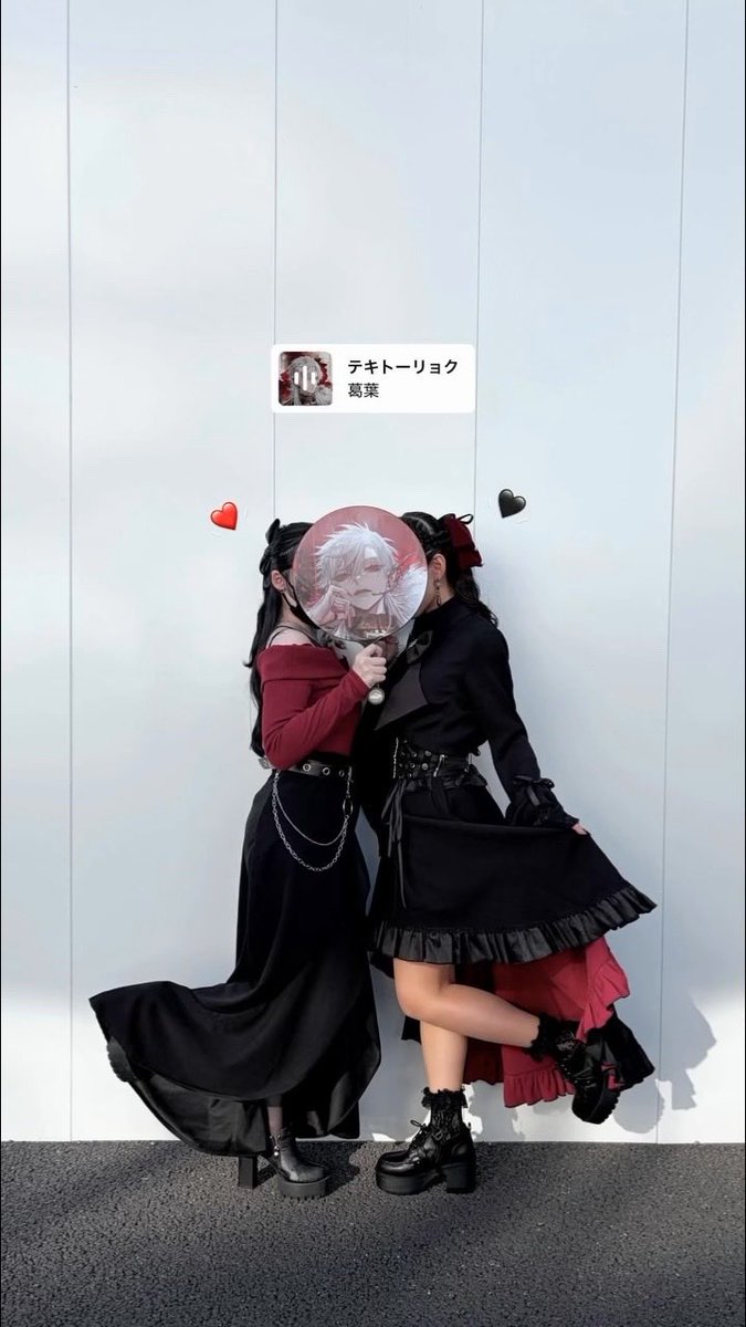 nya_non__'s tweet photo. ライブの前に仲良したちとテキトーリョク踊った記録❕
ライブのコーレスも全力出し切った😤❕

一緒に踊ってくれたff
⇢はるちまき(@ deko9280)
撮影をしてくれたff
⇢るる@ _noir07cross05_ 
#葛葉ブラッディコーデ 
#葛葉ワンマンライブ 
#テキトーリョク 
#テキトーダンス https://t.co/KjD1Cmq9Mz