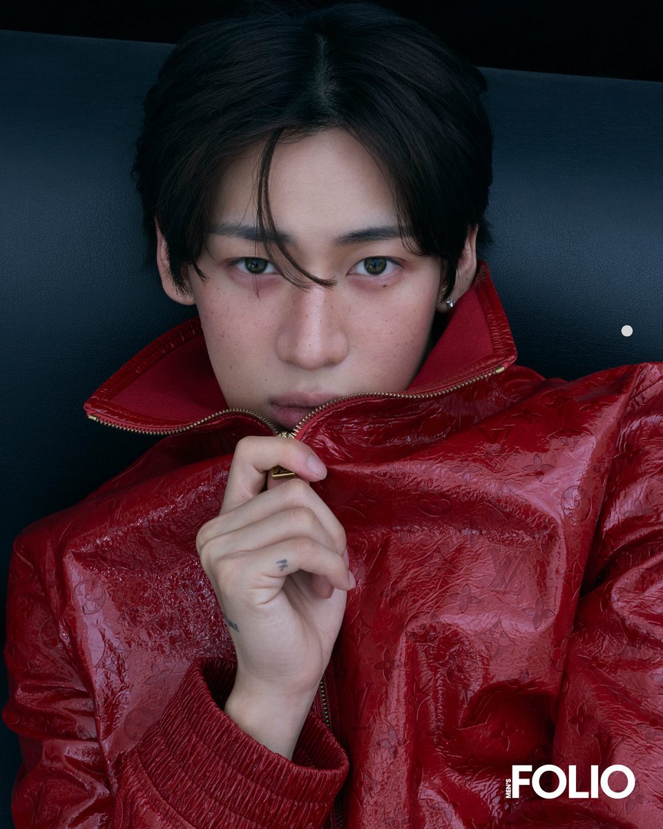 hanabhuwakul's tweet photo. แดงลักชูมากกละเน้นใช้สายตา thank u mensfolio

#MensFolioxBamBam
#LouisVuitton @LouisVuitton 
#BamBam @BamBam1A https://t.co/Rbfl8T2HqL