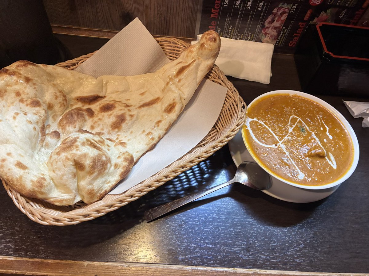 Hall_ms_saikyo's tweet photo. ナンおかわりし放題のインドカレー屋さん https://t.co/jY1TbOHO8a