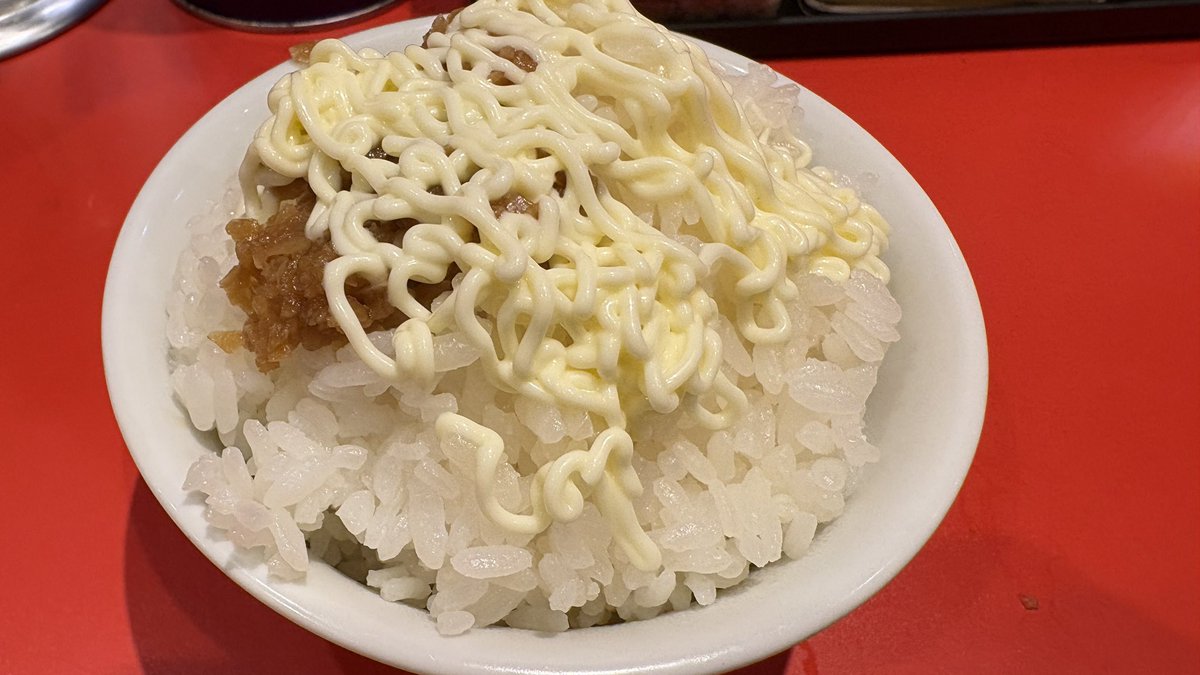 ryusan_desuyo's tweet photo. 美味しかったー✨

ご飯この状態にたまごのふりかけもあとから

かけて3杯食べてしまった

病みつきになるわ✨ https://t.co/H7KcGTqDqW