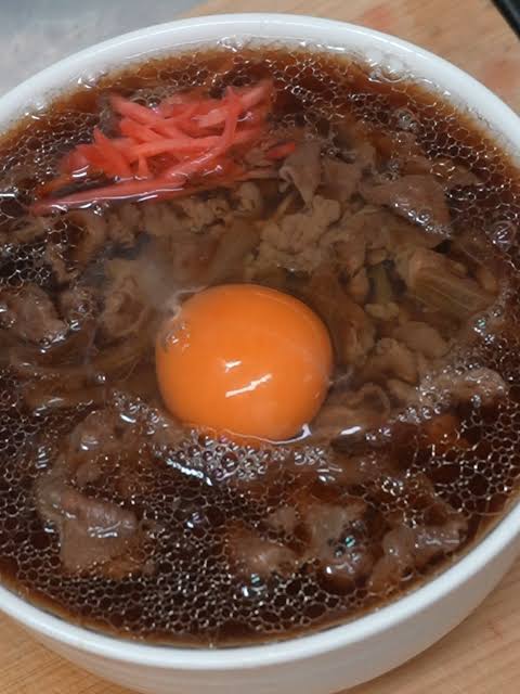 hiroko9900's tweet photo. 牛丼つゆだくだくだくだくだくだく
#牛丼 
#つゆだく 
#チー牛 https://t.co/bLOwhYSZ1v
