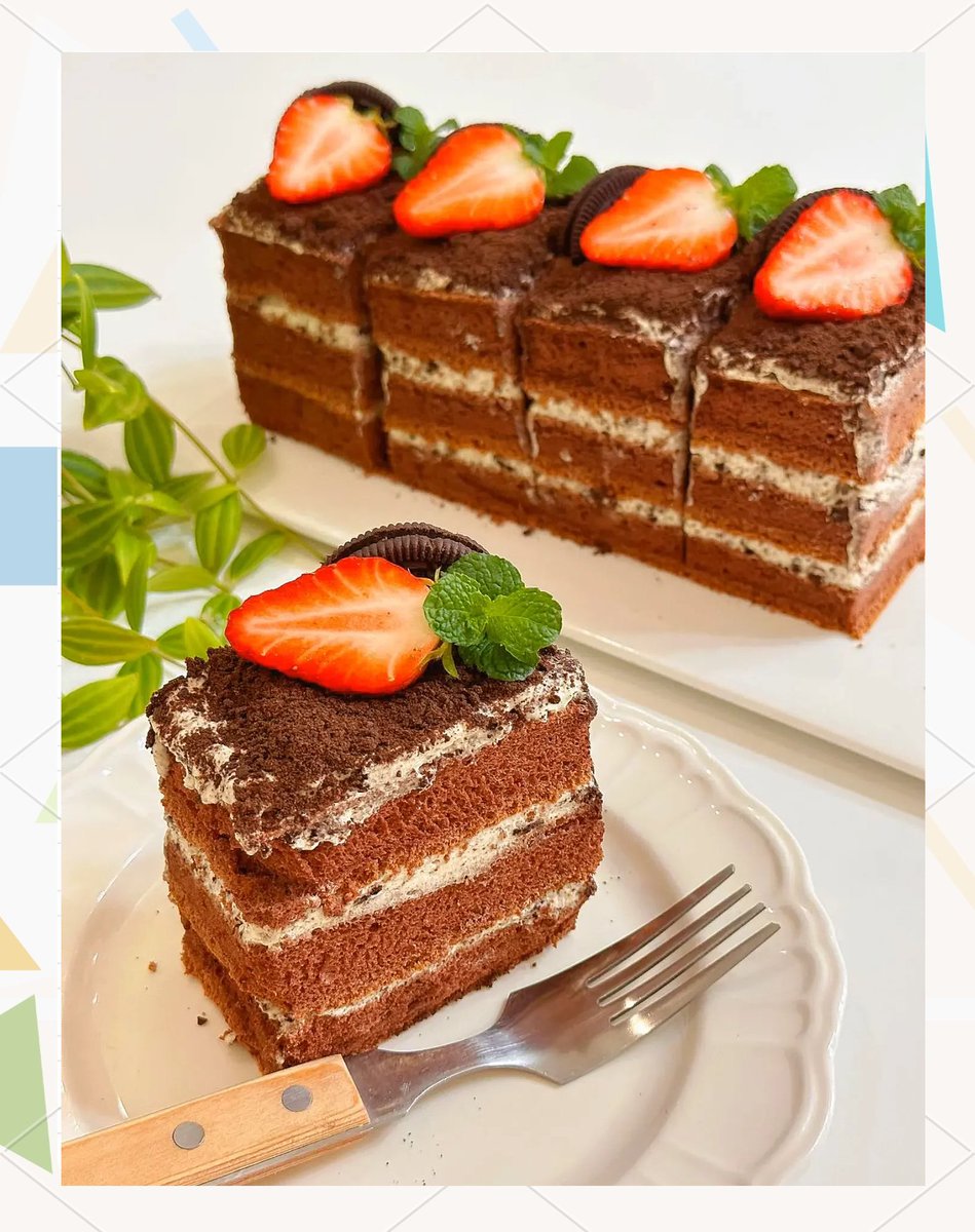 Ronal41994590's tweet photo. Just found a bunch of nice [cake]s at the corner shop, wanna grab one later ， https://t.co/3drYzGA4Jd