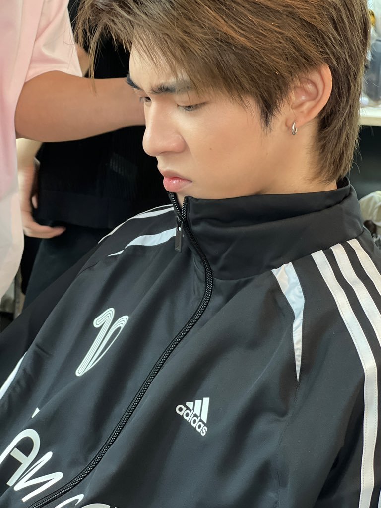 bbyryumay's tweet photo. อะหยังน้อฟายไดนงไดนิ่ง โอมากาเสะโอมากาเสอะ ฮู้จักแต่ซูชิโดเรม่อนกะแกงเห๋ด กิ๋นข้าวซอยกะอิ่มคือกันเลาะ ไปยะหยังญี่ปงญี่ปุ่น กาดหลวง นิมมานกะมี เด๋วพาไปเสาะ #.คนเมืองกะมีหัวใจ๋ https://t.co/FDCyZFWzWi
