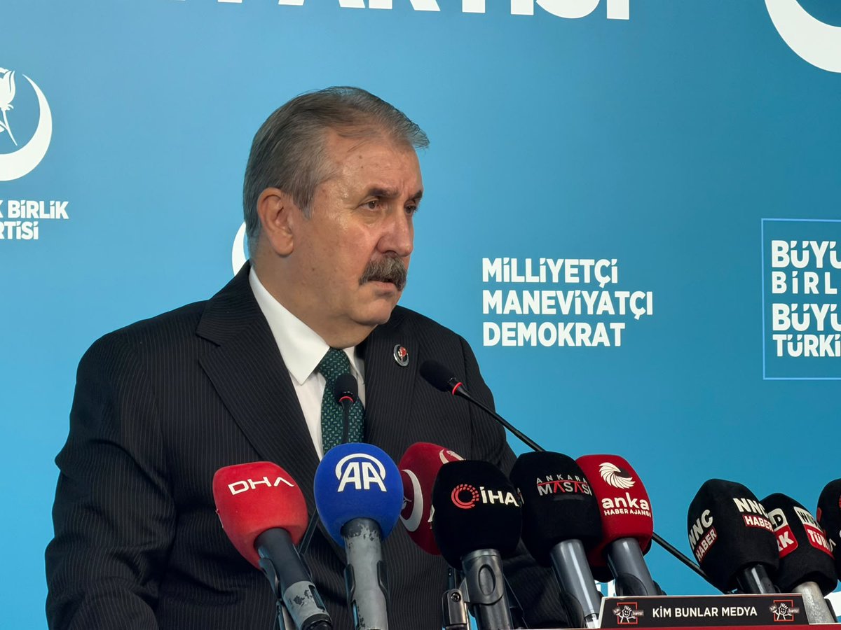 bbpgenelmerkez's tweet photo. Sayın Genel Başkanımız Mustafa Destici, haftalık basın toplantısında gündeme dair önemli değerlendirmelerde bulundu.
Toplantımıza ayrıca; Staj ve Çıraklık Sigortası Mağdurları Federasyonu Başkanı Murat Aydın ve yönetim kurulu üyeleri de katılım sağlayarak taleplerini kamuoyuyla paylaştılar.