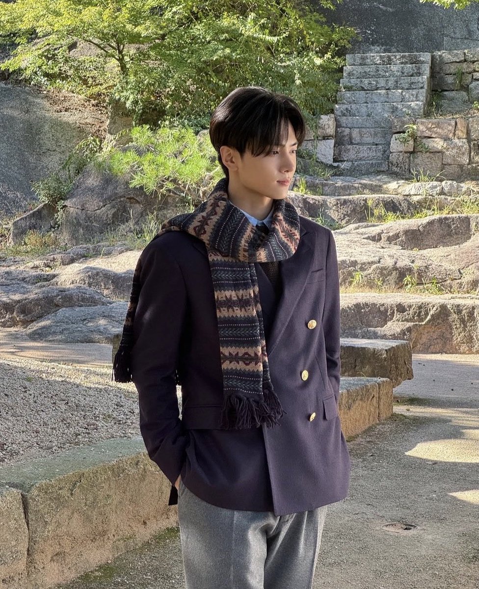 catchme1fyoucat's tweet photo. Sun-kissed boy https://t.co/yAkd8NCvhz