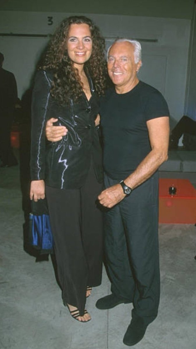 37Lemons's tweet photo. Soft-faced, small-eyed female fashion designer Giorgio Armani with eight biological males

1) Donatella Versace
2) Sophia Loren
3) Alessandra Ambrosio 
4) niece Roberta Armani https://t.co/MmwQ1dhOdV