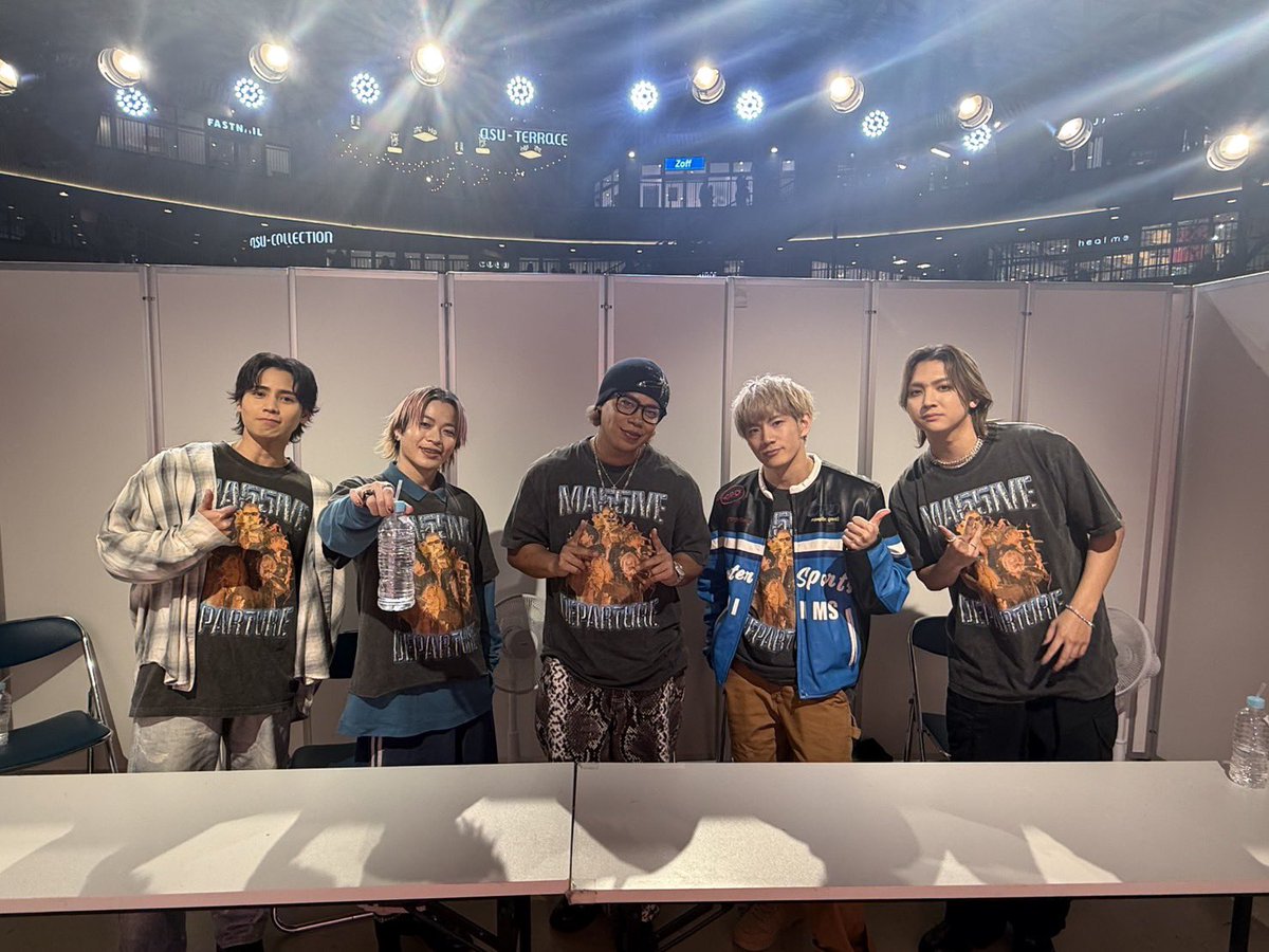 ma55iveofficial's tweet photo. MA55IVE THE RAMPAGE
3rd ALBUM「DEPARTURE」
Release Party 〜Lounge〜

📍アスナル金山 明日なる!広場

お越しいただきありがとうございました✈️

新星堂アスナル金山店さんにサインも書かせていただきました✍️
お近くにお越しの際は、ぜひお立ち寄りください✨

明日は、MA55IVE THE RAMPAGE 3rd LIVE TOUR 2026 "M5V" ～DEPARTURE～愛知公演です🗺️
ご来場をお待ちしております！

┈┈┈
MA55IVE THE RAMPAGE『DEPARTURE』
🎧https://t.co/nrycEoin05
🎥https://t.co/F3OlG1pX7n
💿https://t.co/WR2MikCF0H
┈┈┈

#MA55IVE #THERAMPAGE 
@yamachiho1006 @ura_river_ @TAKAHIDE_rmpg_