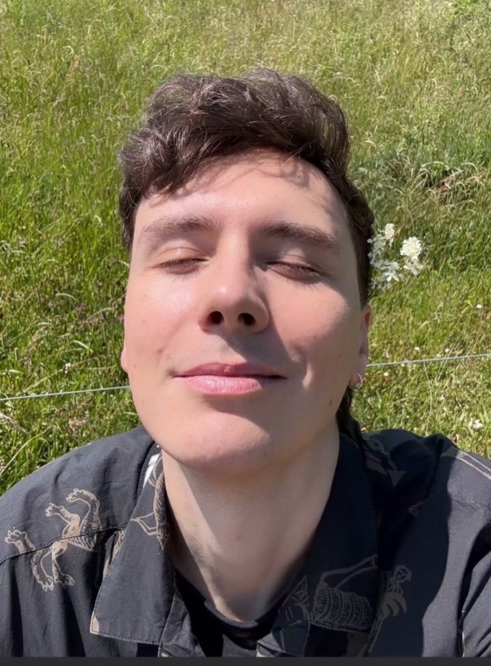 dnpcalm's tweet photo. i love him so much he makes my heart really happy 🥰🖤 https://t.co/GwGJPUj8Ca