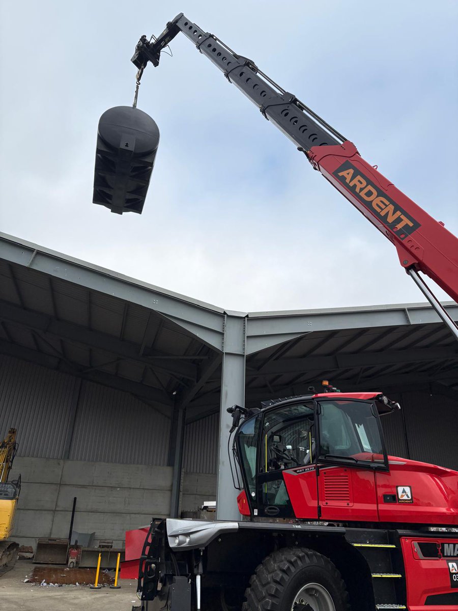 ArdentHire's tweet photo. When the load is up there…
you need to be up there with it.
https://t.co/SxXsffSfG2
Manitou MRT 3570. Serious reach. Serious lifting. Serious piece of kit.

#ArdentHire @ArdentHire @ManitouUk #Rototelehandlers #Operators https://t.co/j1sFAoIiIb