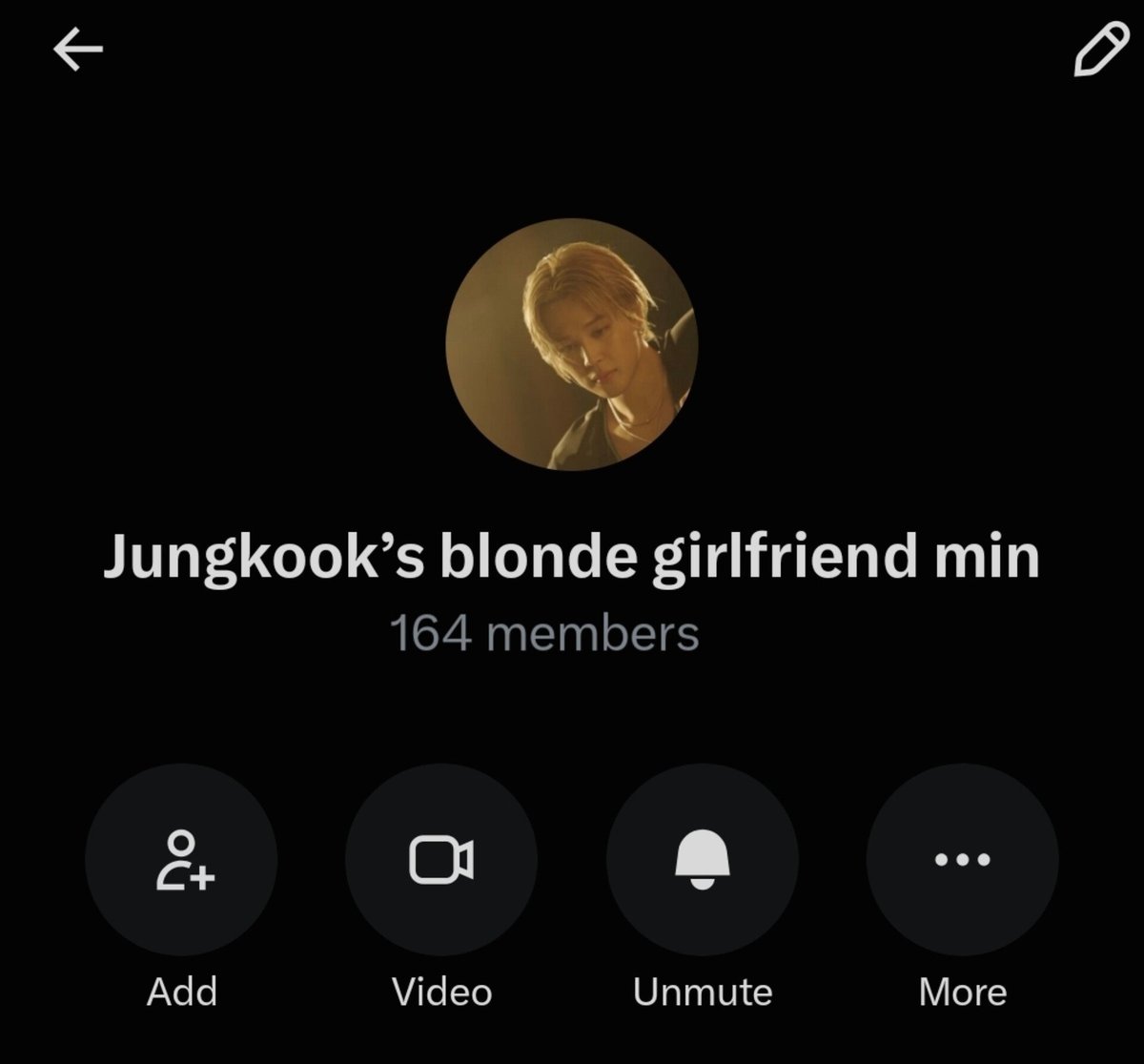 realmingbtw's tweet photo. Jikookers want everything that taehyung has a thread— https://t.co/wOlPXFy5WJ