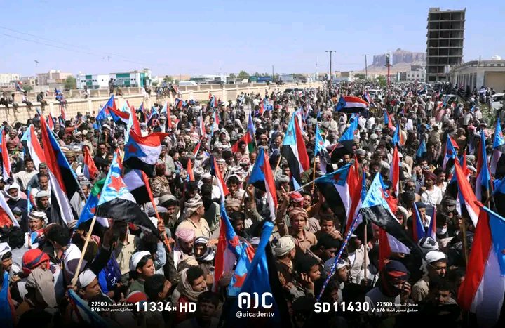 x9okil's tweet photo. #شبوة_الان
وين رايحين اقسم بالله انكم مجانين ، شوفوا على بشر و شعب خرج تلبيه لدعوة قائده ، كيف لكم أن تزيحوا هذا الرجل من المشهد ، ستفشلون و الذي نفسي بيده 💪🏻
#مليونيه_التعبيه_والاستنفار_الجنوبي
#حشود_التعبيه_والاستنفار_الجنوبي https://t.co/aZlYtT6U7Y