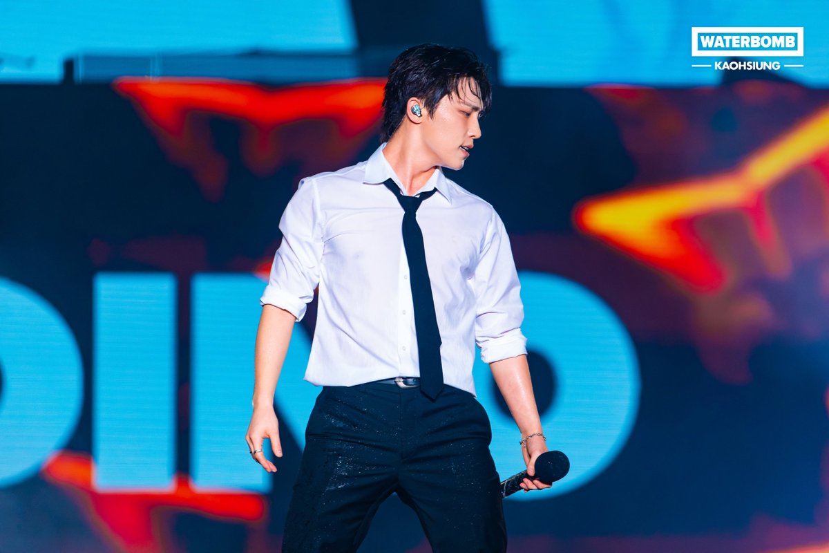 Waterbomb_KHH's tweet photo. ✨Highlight Performance Photos✨

DINO (@pledis_17 ) x Waterbomb Kaohsiung (@waterbomb_kaohsiung_）
🪩 跟著 DINO 一起 PARTY，用炸裂舞技點燃夏日狂歡，這樣的 WATERBOMB 怎麼能不 LIKE IT！🕶️

#WATERBOMB #WATERBOMB2026
#WATERBOMBKAOHSIUNG
#DINO #高雄 #水炸彈音樂節 https://t.co/tovoOdNQK5