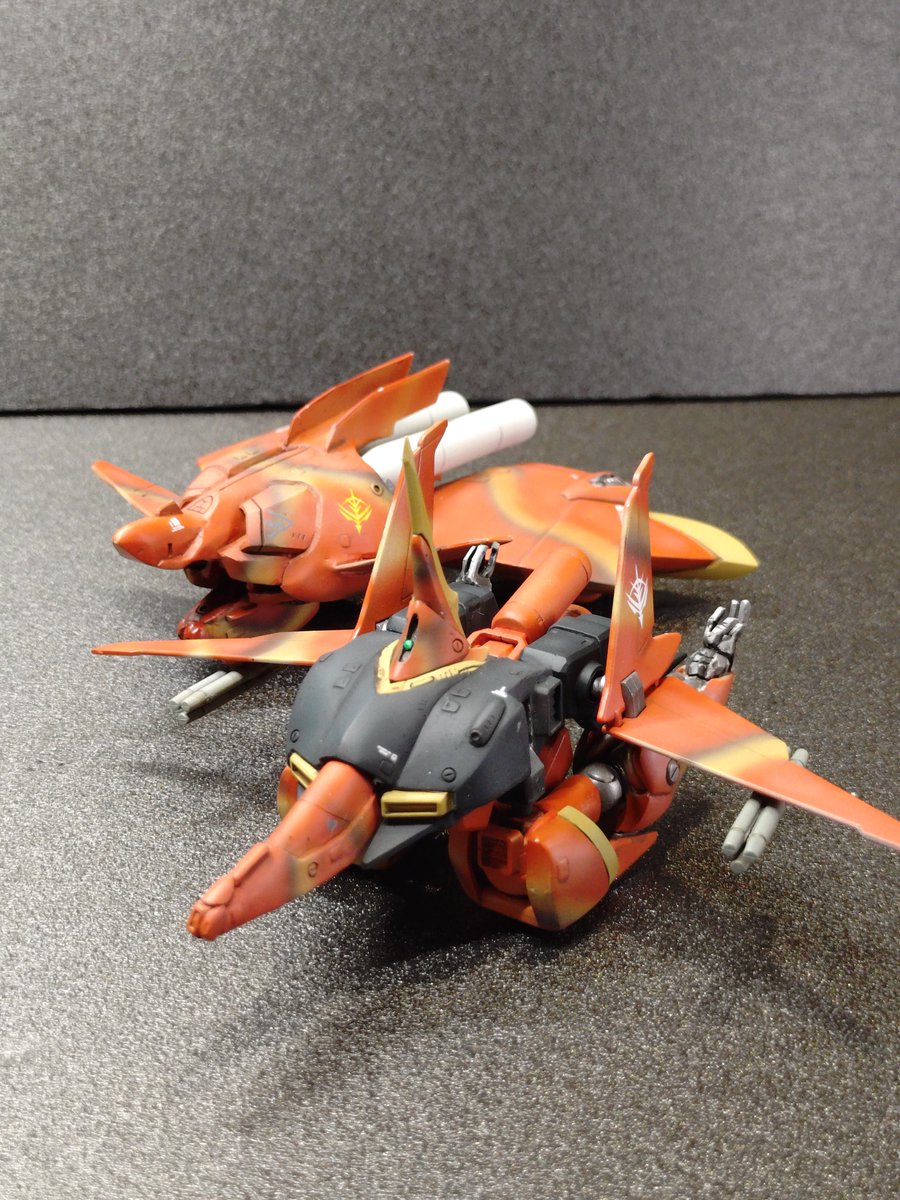 gaebolg2fly's tweet photo. HGUCバウ、完成です〜
制作の端緒は、まずバウ・ナッターの飛行機に見えないカタチが不満でこれをアレンジしようと思ったところでした
これに近藤版MSっぽいテイストを加えたり、曲線主体のデザインにして直線主体の連邦MSとの差別化を図ってみました。
以下、分離形態です↓ https://t.co/12jfNx2KW5
