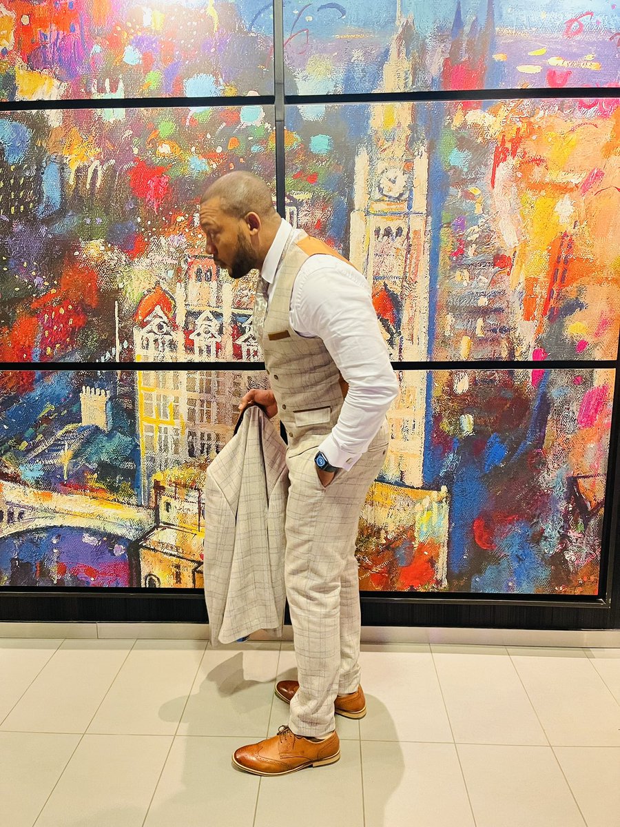 don_pet's tweet photo. Nothing will stop an idea whose time has come. When you have God on your corner, you can stumble, you can stagger, but you will never fall. Dr Nnamdi Peter Gbajie Bsc MD MRCP FRCP(pending ceremony). Consultant respiratory physician and General internal medicine 🙏.  And they say there is no God?